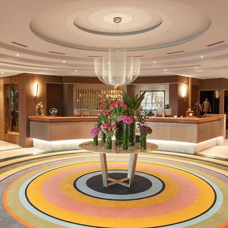 Hotel Leonardo Da Vinci Erba Esterno foto