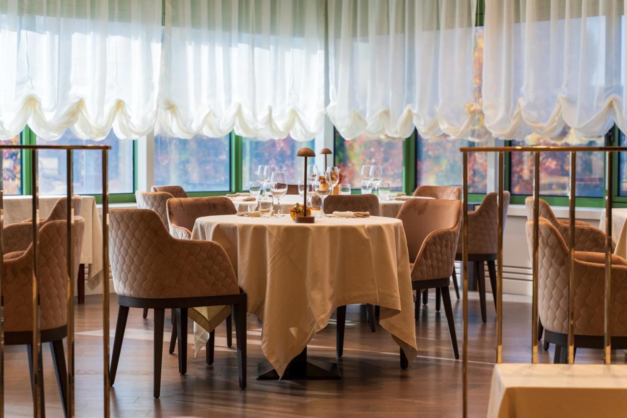 Hotel Leonardo Da Vinci Erba Esterno foto