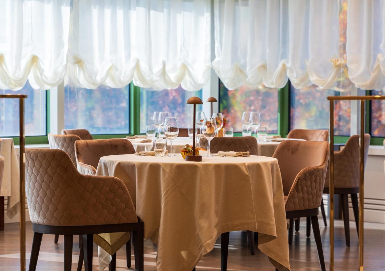 Hotel Leonardo Da Vinci Erba Esterno foto