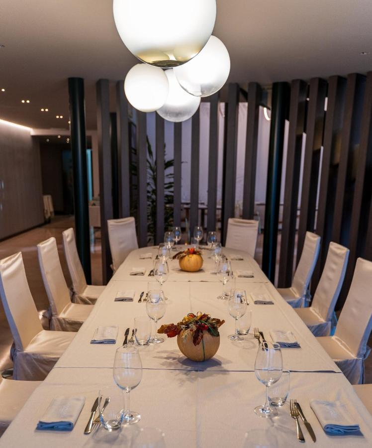 Hotel Leonardo Da Vinci Erba Esterno foto
